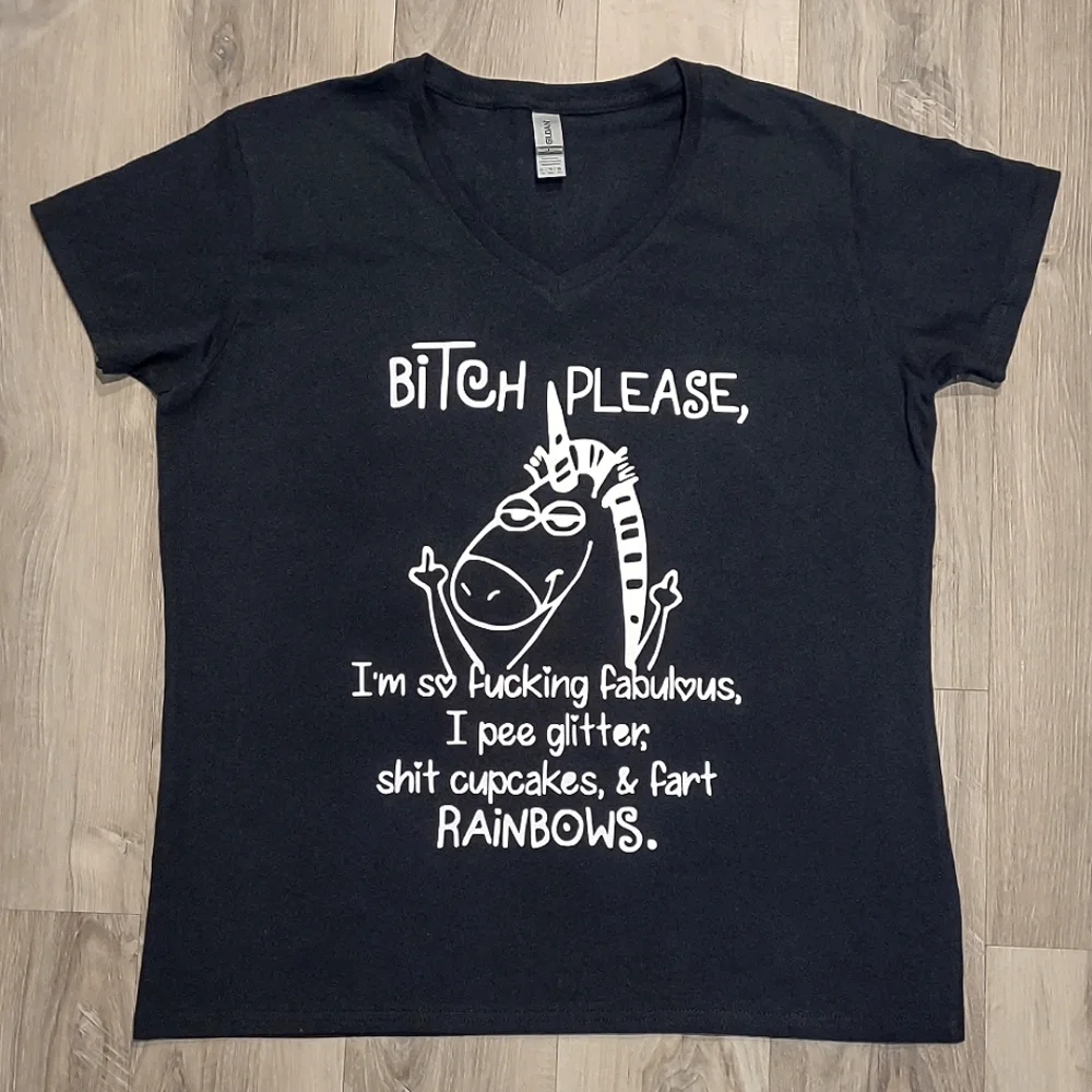 "I'm Fabulous" V Neck Women's T Shirt XL - Picture 2 of 3